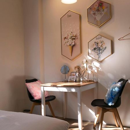 Yes Yes I Am Willing Apartment Тайнан Екстериор снимка