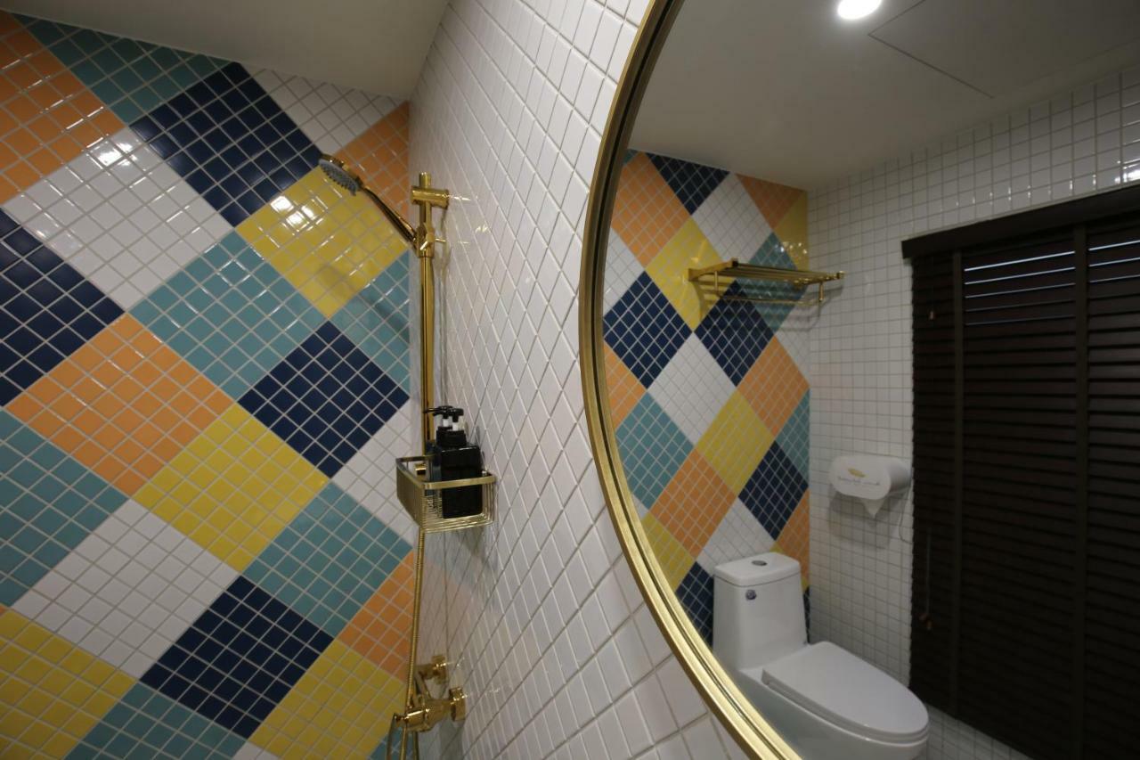 Yes Yes I Am Willing Apartment Тайнан Екстериор снимка