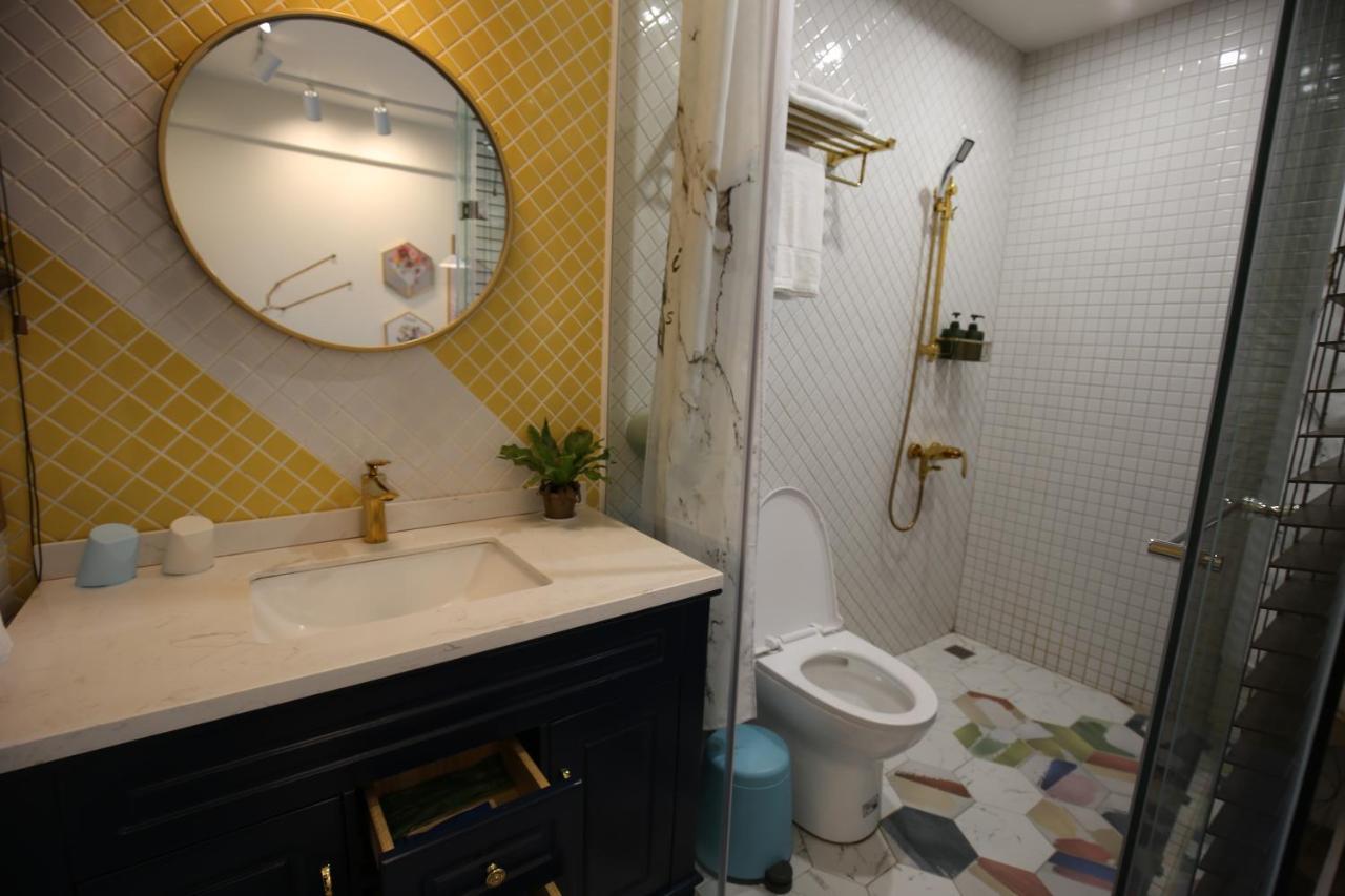 Yes Yes I Am Willing Apartment Тайнан Екстериор снимка